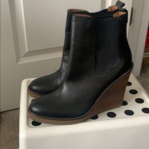 Never worn lucky brand wedges